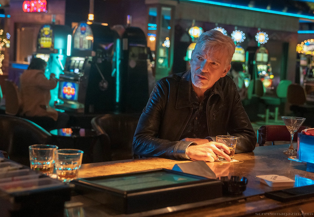Goliath handler om den fallerede stjerneadvokat Billy McBride, som spilles fremragende af Billy Bob Thornton. Billy McBride bliver kontaktet af en advokat, som vil have ham til at hjælpe i en sag mod McBride's gamle advokatfirma. McBride accepterer tøvende at tage sagen, og herfra tager handlingen fart. En anden stor skuespiller i serien er William Hurt, som spiller McBride's gamle partner og  nu fjende. 